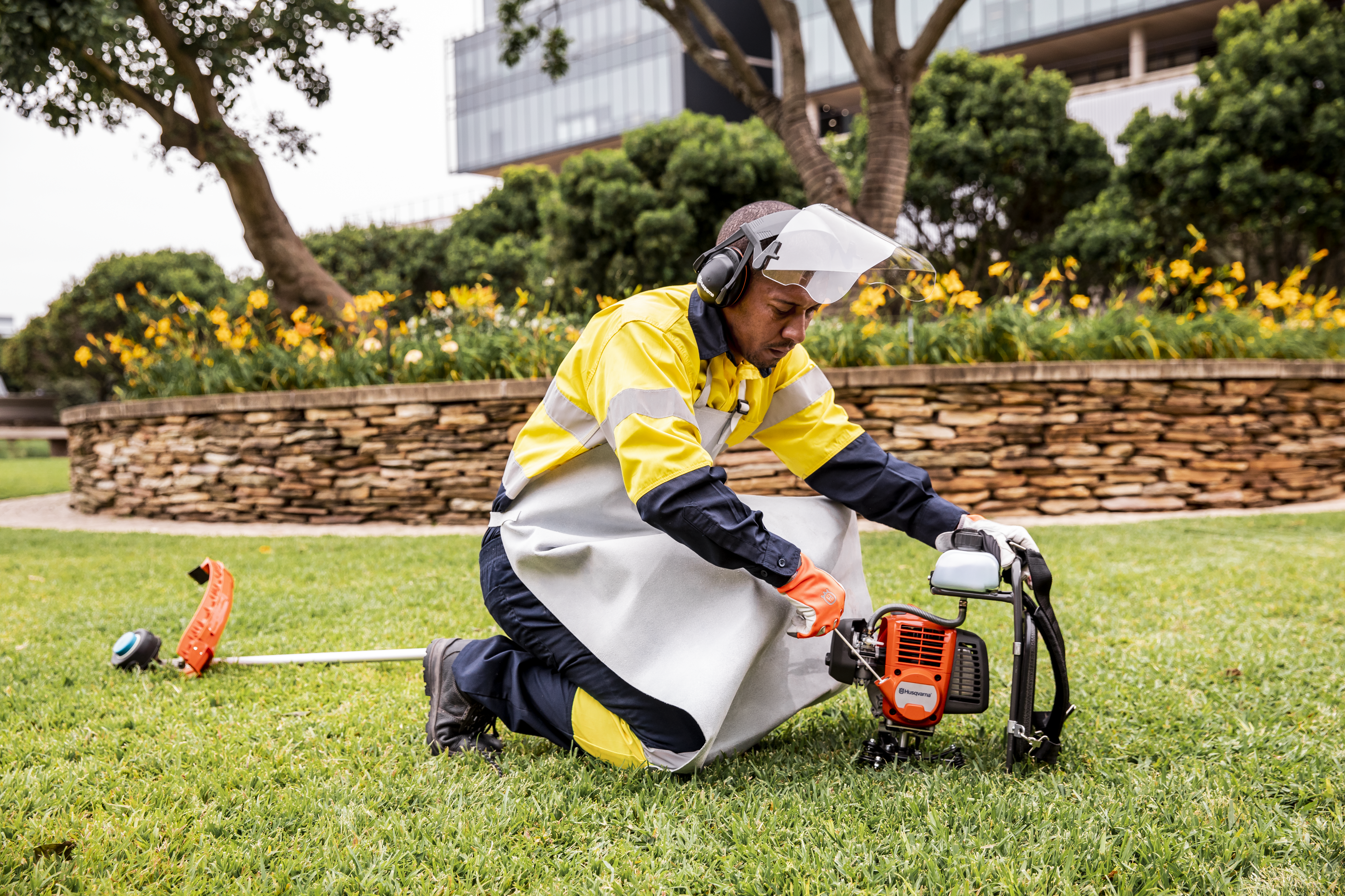 Cuidado jardines y parques Husqvarna
